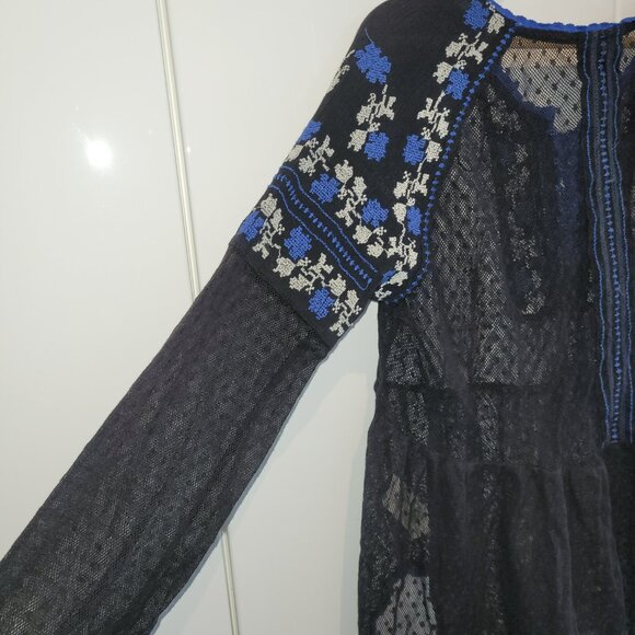 Free People Roses Are Red Black Lace Boho Embroidered Top Size M - Picture 4 of 8
